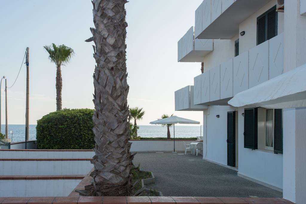 Blu Side Hotel & Residence 托雷圣乔万尼乌 外观 照片